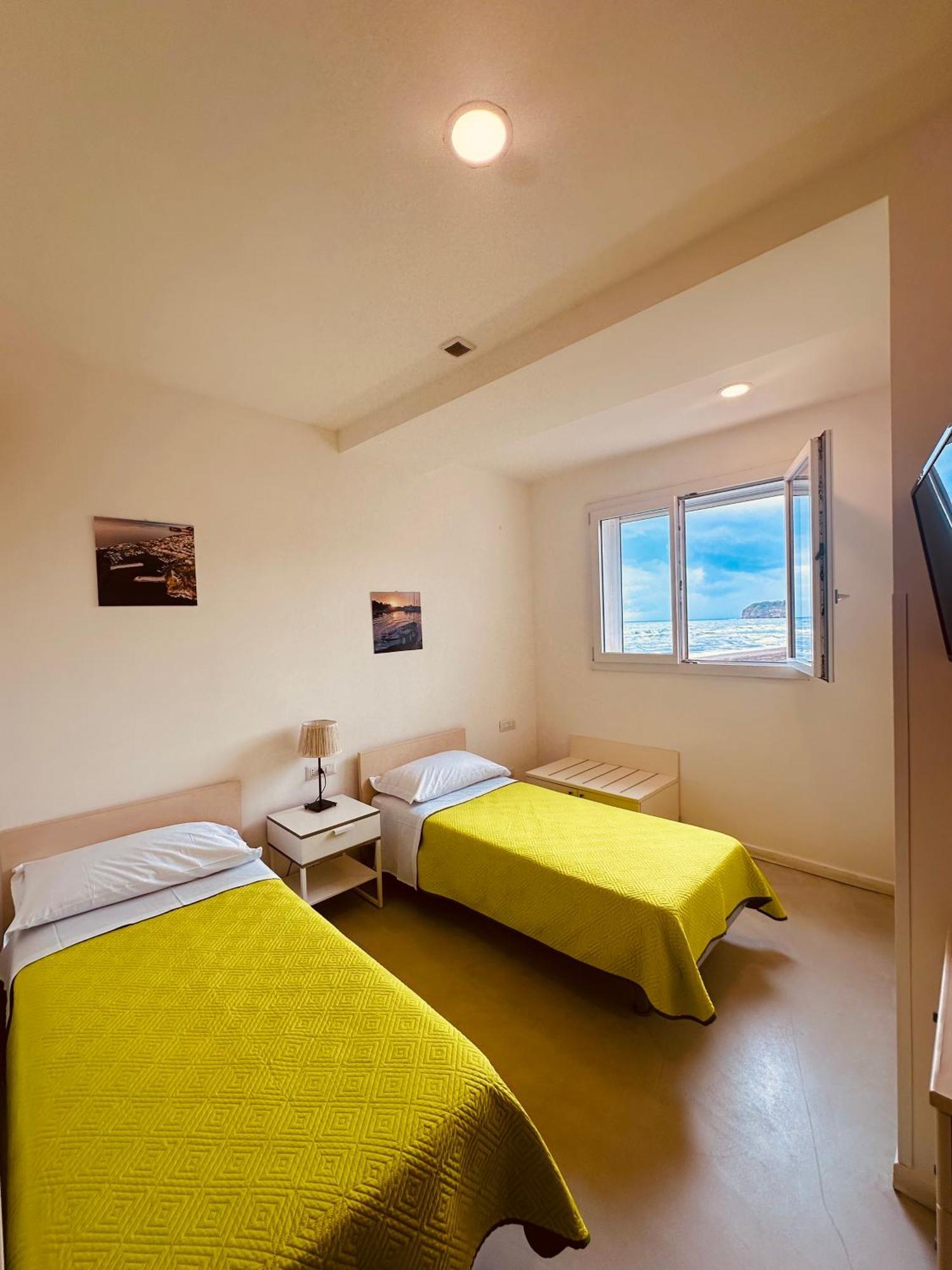 Lido Di 3* Procida